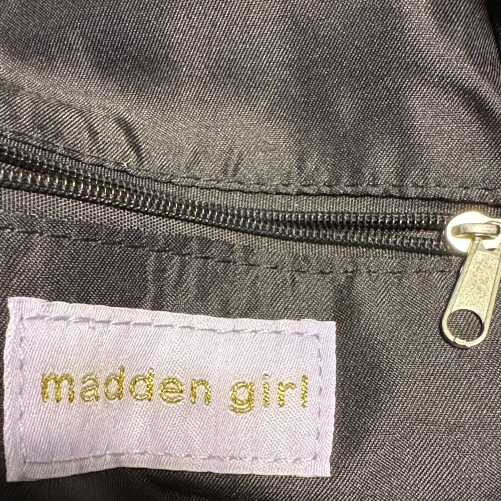 Sleek Black Crossbody Bag - Picture 2 of 7
